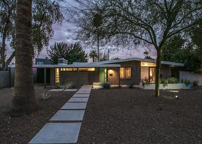 Mid-century Modern Wbackyard Oasis Putting * Phoenix
