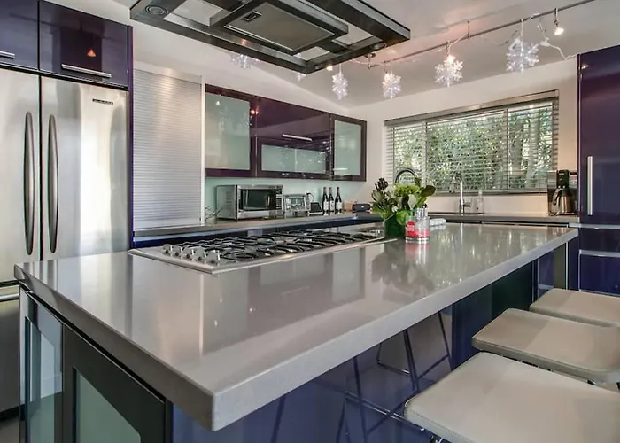 Holiday home Mid-century Modern Wbackyard Oasis Putting Phoenix